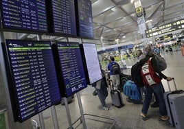 ¿Por qué AGP en vez de MLG? Esta es la historia del extraño código del aeropuerto de Málaga