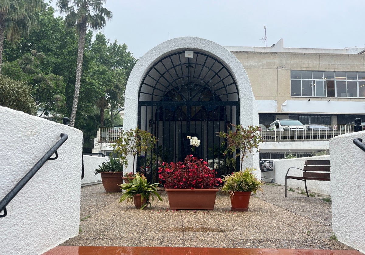 Quitan del culto a la Virgen del Carmen de La Bajadilla de Marbella por robos recurrentes