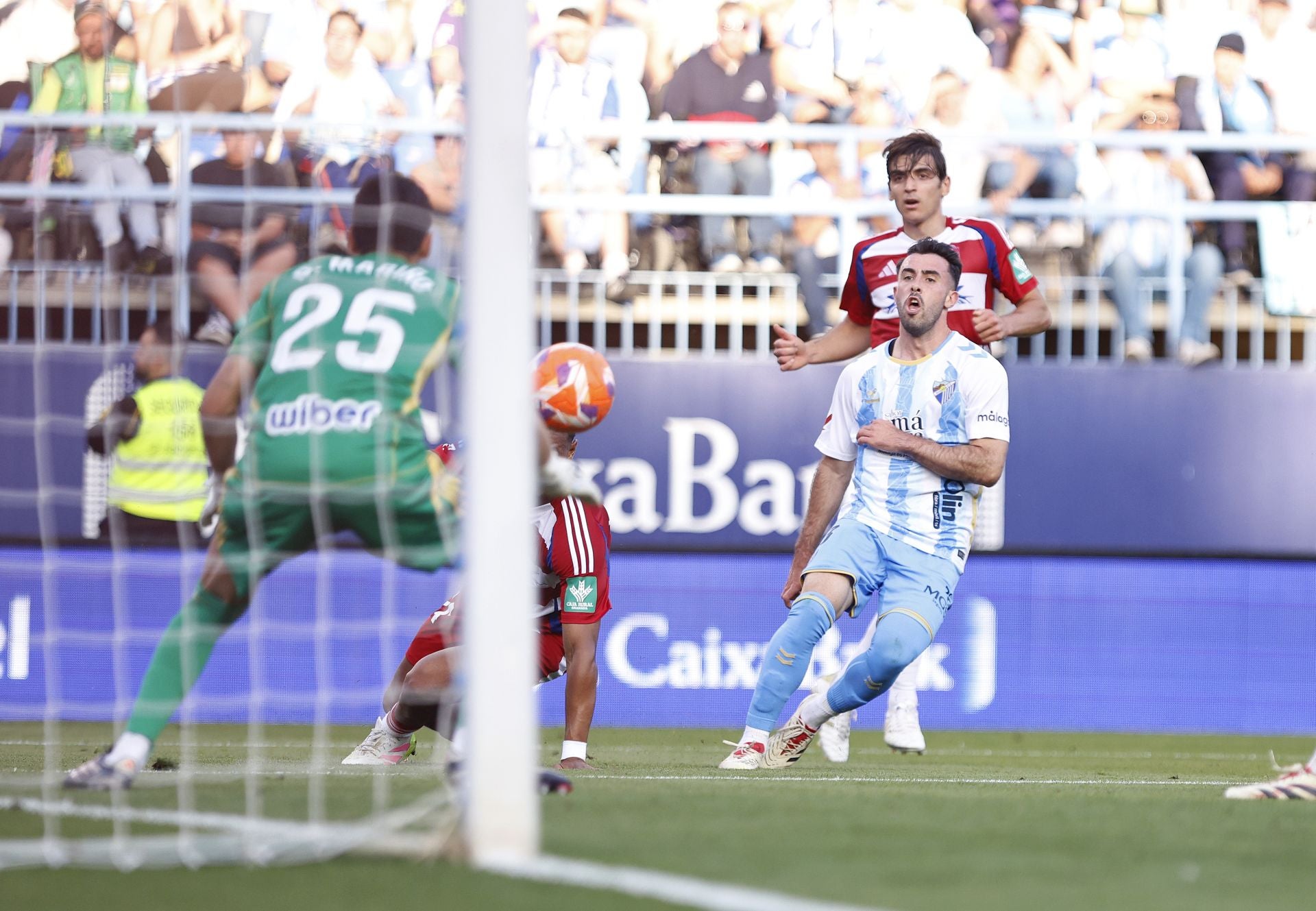 El Málaga-Granada en La Rosaleda, en imágenes