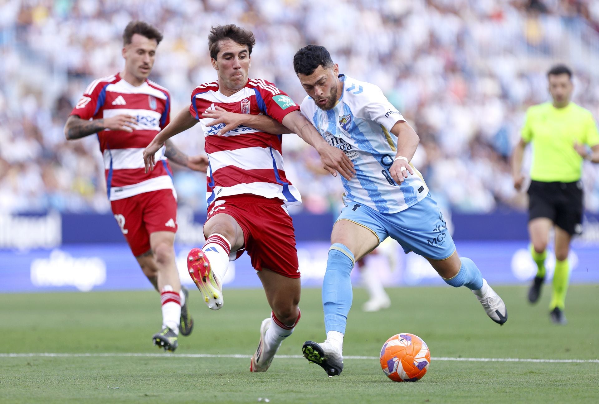 El Málaga-Granada en La Rosaleda, en imágenes