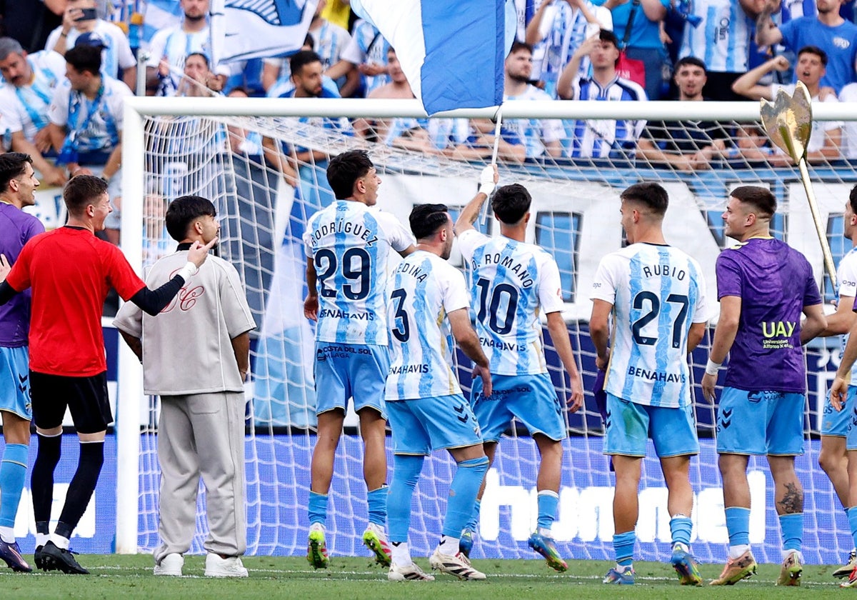 El emotivo 'regalo adelantado' de los jugadores del Málaga por el Día de la Madre