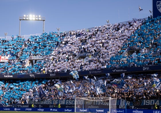 El mosaico que desplegó el Málaga en el partido frente al Castellón.