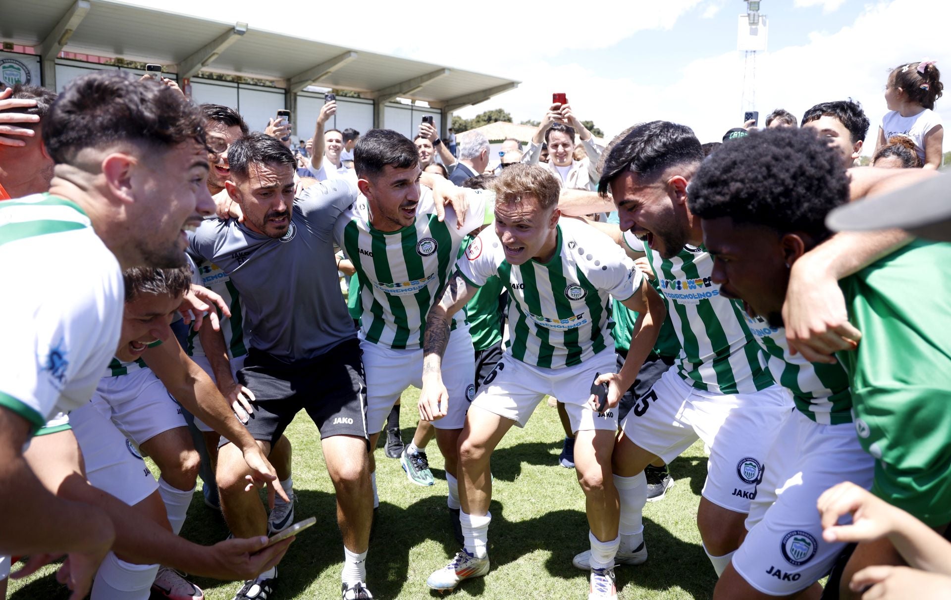 El Torremolinos hace historia con su ascenso a Primera RFEF: la victoria en fotos