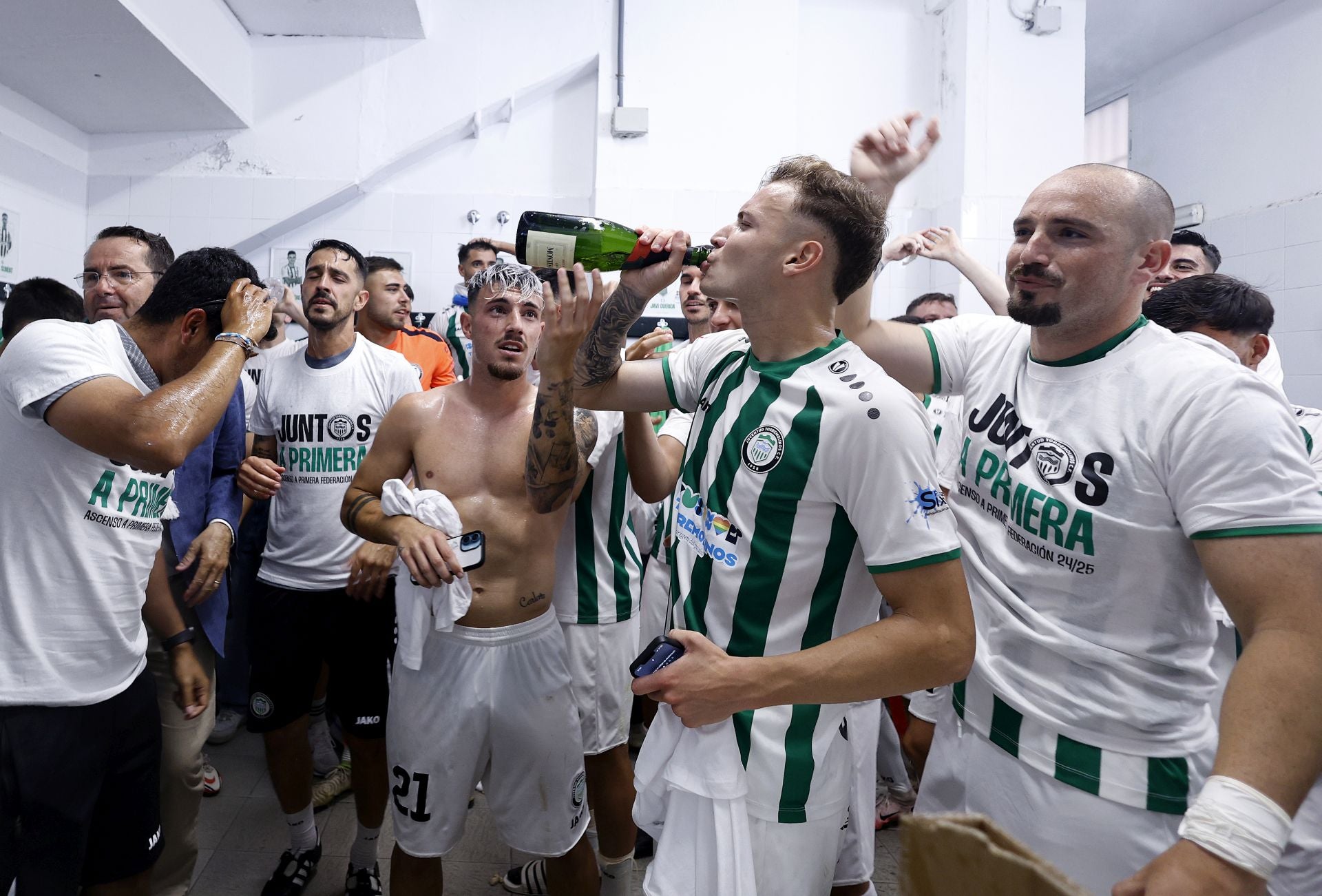 El Torremolinos hace historia con su ascenso a Primera RFEF: la victoria en fotos