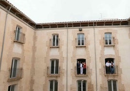 Fachada del IES Luis Barahona de Soto.