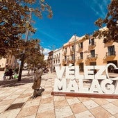 Fachada principal del Ayuntamiento de Vélez-Málaga en la céntrica plaza de Las Carmelitas.