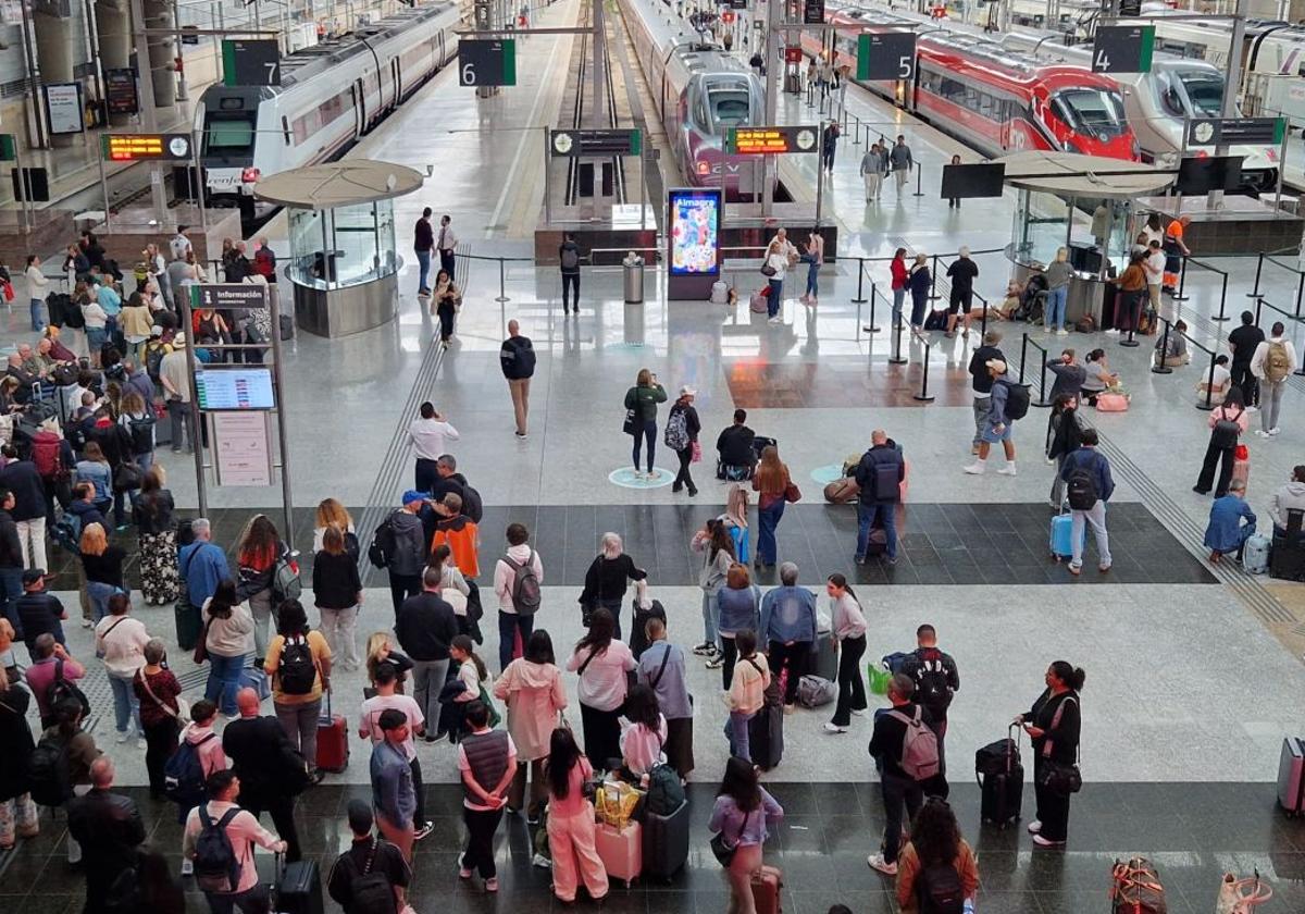 El servicio entre Madrid y Andalucía queda restablecido con previsión de llegar al 100% «entre las 14.00 y las 16.00 horas»