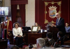 La entrega de la Medalla de la Ciudad a la Asociación de la Prensa de Málaga, en imágenes