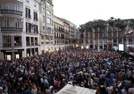 Una de las ediciones anteriores de la Noche en Blanco, desde la plaza de la Constitución.