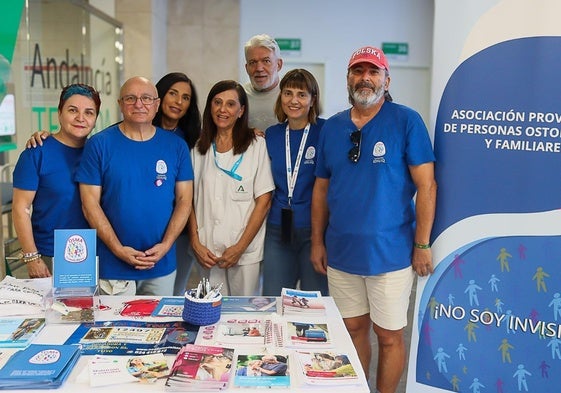 Imagen de algunos de los miembros de Ostomía Málaga en un evento.