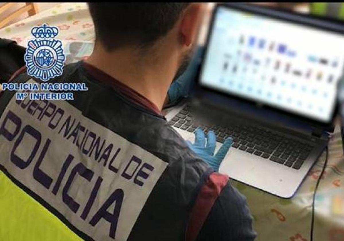 Denuncia que su exnovio guarda vídeos íntimos de sus relaciones sexuales con otras mujeres