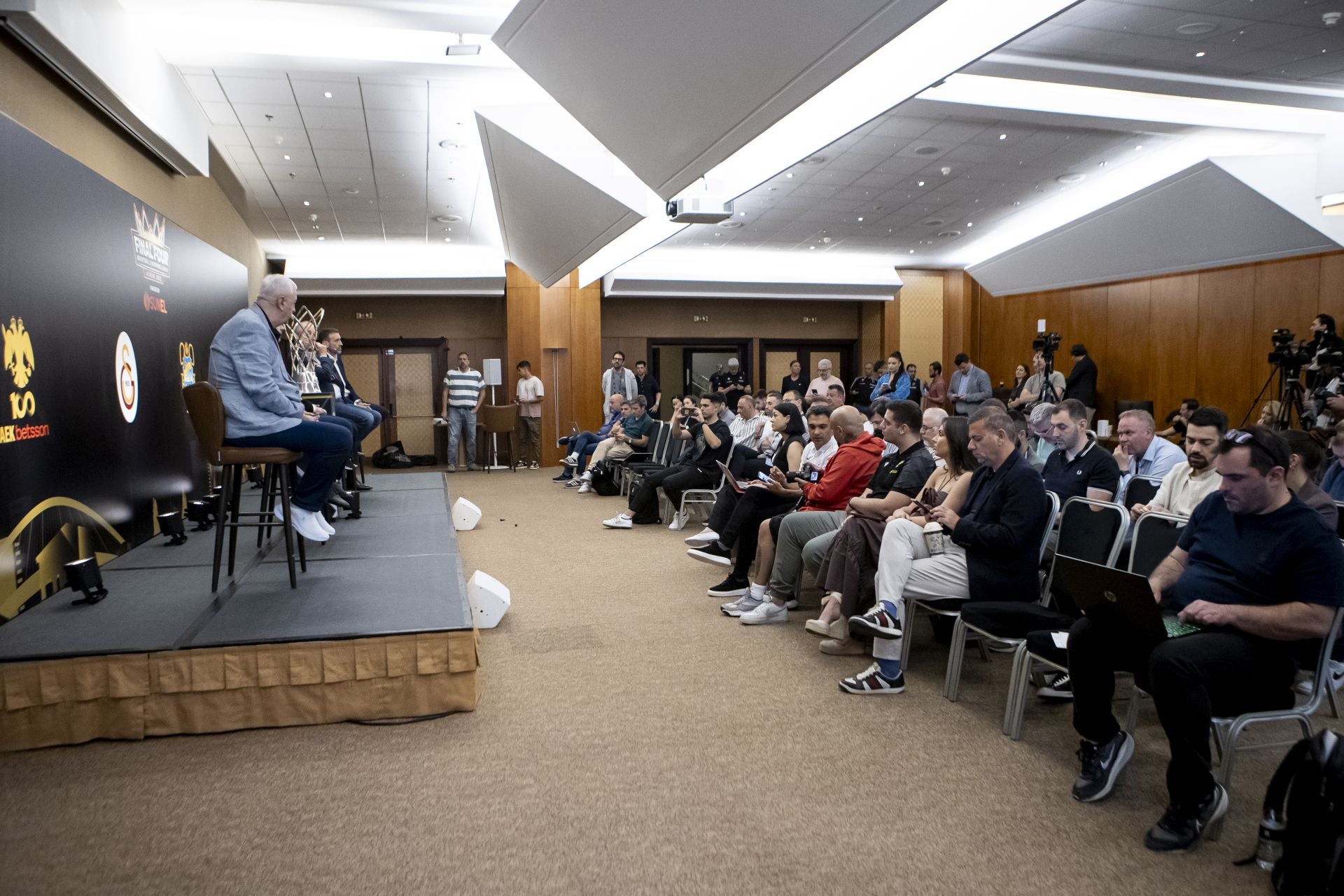 La presentación en Atenas de la Final Four de la BCL, en fotos