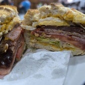 Una de las muchas versiones del bocadillo de escombros.