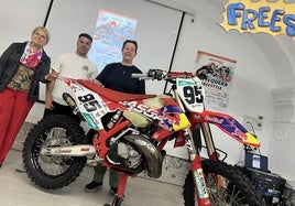 El campeón mundial Abraham Parra en una de sus motos.