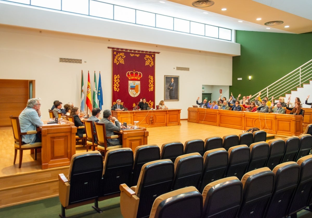 La oposición carga contra la privatización de la limpieza en Torremolinos