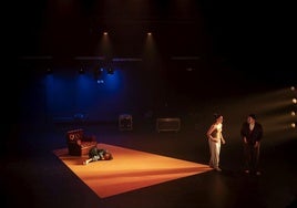 'Habemus' teatro: El Echegaray estrena 'Aquí también los árboles son verdes'