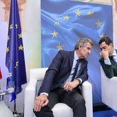 Juanma Moreno y Núñez Feijóo, en un momento del coloquio.
