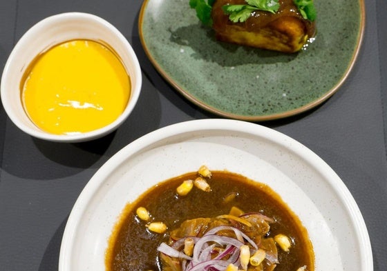 Perrito y ceviche de atún de 6700 by Bacus.
