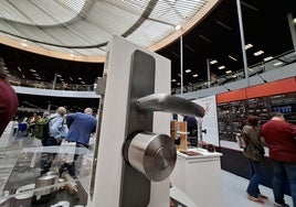 Cerradura de última generación que se exhibe en la European Locksmith Federation Convention 2025 de Torremolinos.