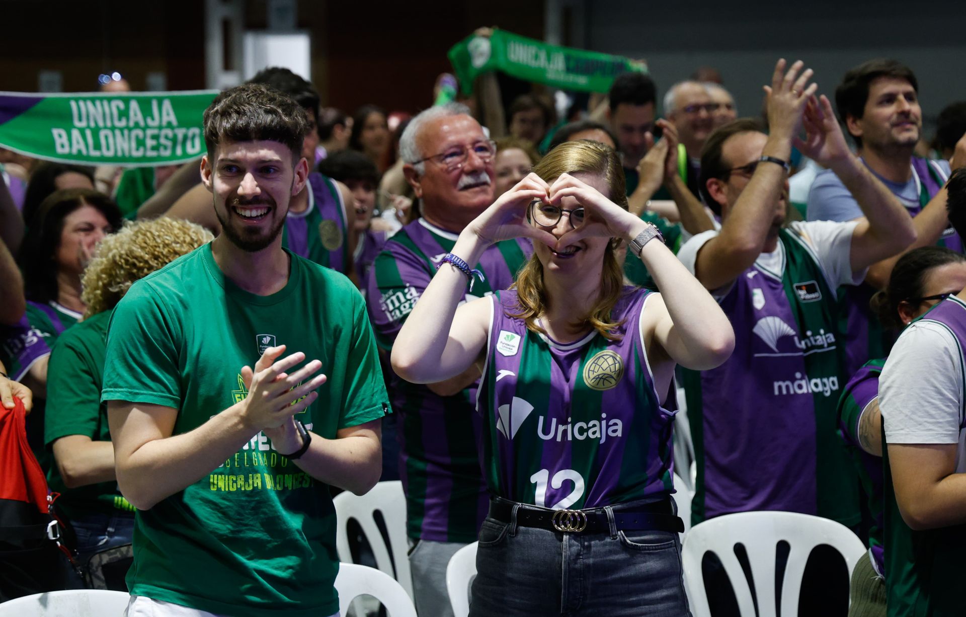 La marea verde en el pabellón Martín Urbano frente al AEK, en imágenes