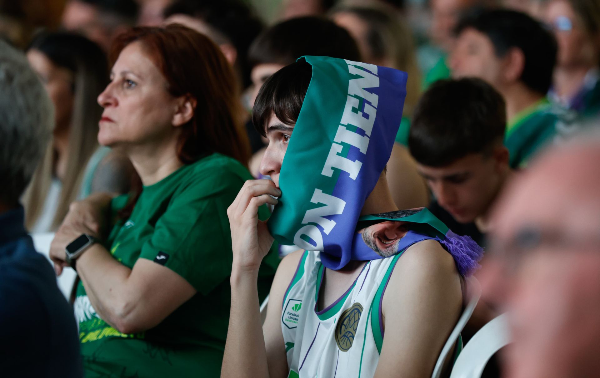 La marea verde en el pabellón Martín Urbano frente al AEK, en imágenes