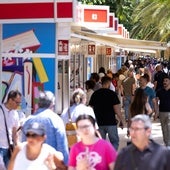 El Paseo del Parque durante la mañana de ayer domingo, último día de la Feria del Libro tras doce jornadas intensas de ventas y visitas.