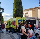 El servicio de Emergencias 061 durante su intervención en la plaza Cementerio de San Nicolás.