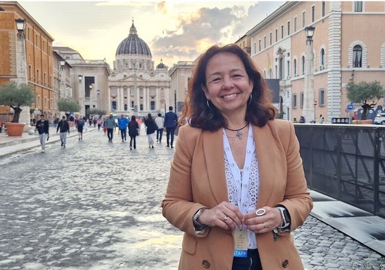 Saborido, en la Via della Conciliazione, con San Pedro al fondo.