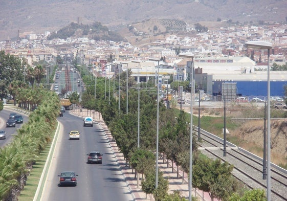 Imagen del casco urbano veleño, con la avenida Juan Carlos I en primer término.