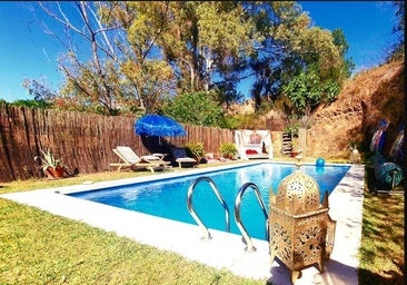 Piscina de Álora en alquiler por horas.