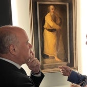 El alcalde Manuel Barón y José María Palencia Cerezo, miembro de la Real Academia de Córdoba y exdirector del Museo Bellas Artes de Córdoba, ante el cuadro atribuido a Goya que se expone en Antequera