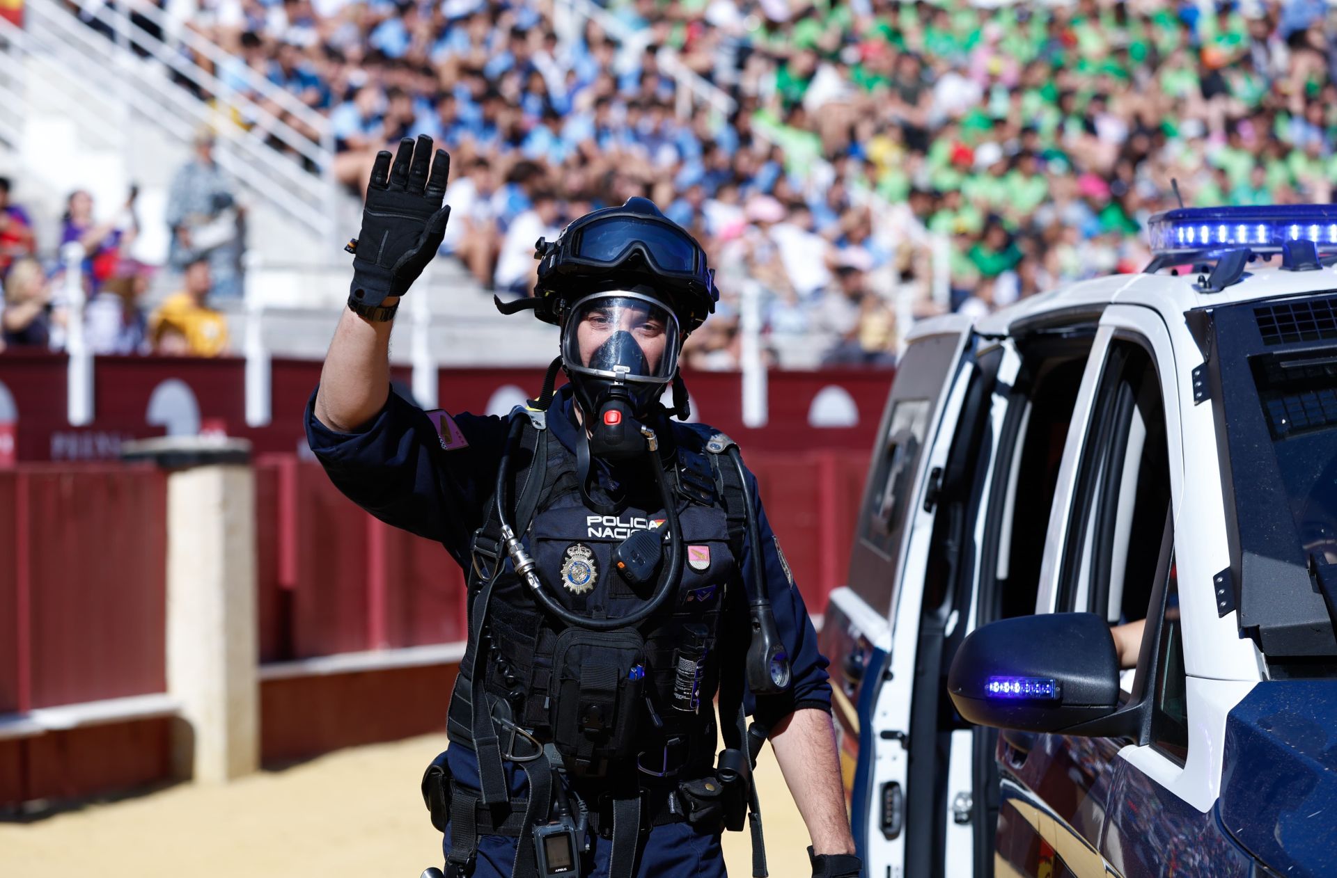 La Policía Nacional celebra una exhibición para dar a conocer su labor a escolares de Málaga