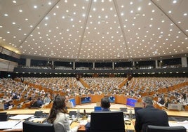 Juanma Moreno preside el pleno del Comité Europeo de las Regiones.
