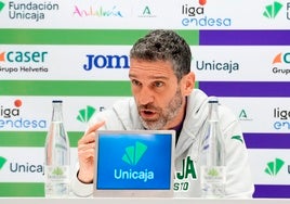 Ibon Navarro, durante la rueda de prensa que ofreció este viernes.