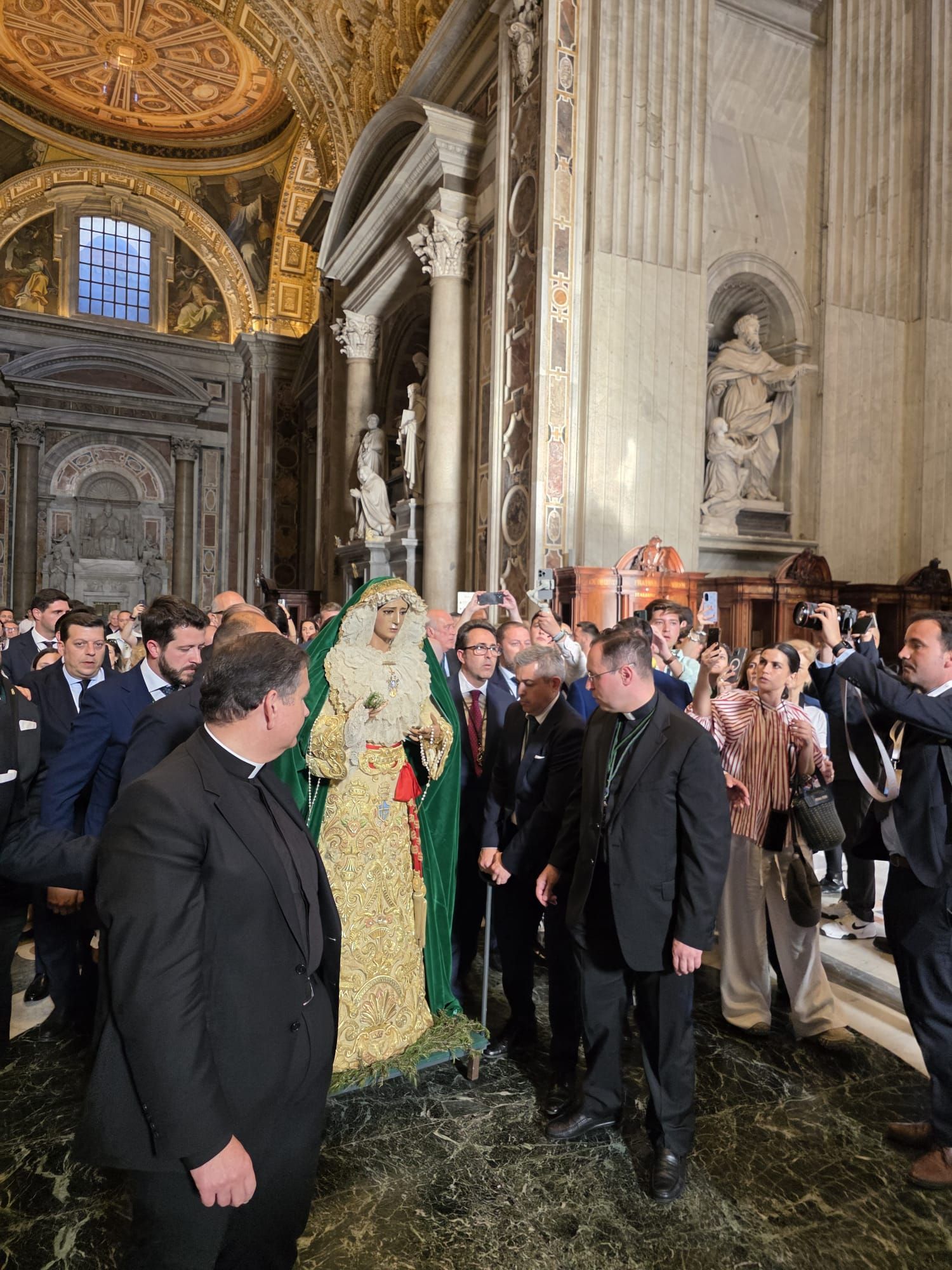 La Esperanza de Málaga, en San Pedro del Vaticano