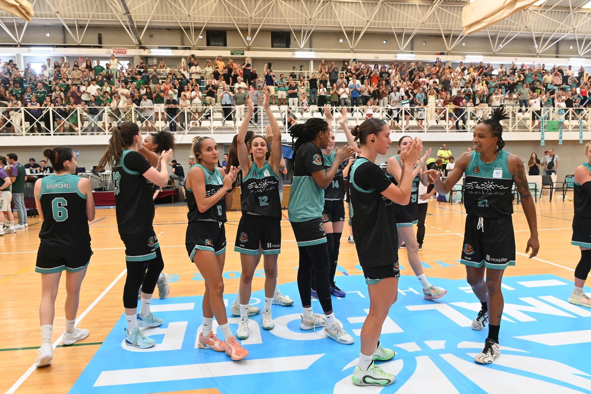 Las mejores imágenes de la victoria del CAB Estepona y su ascenso a la élite del baloncesto femenino español