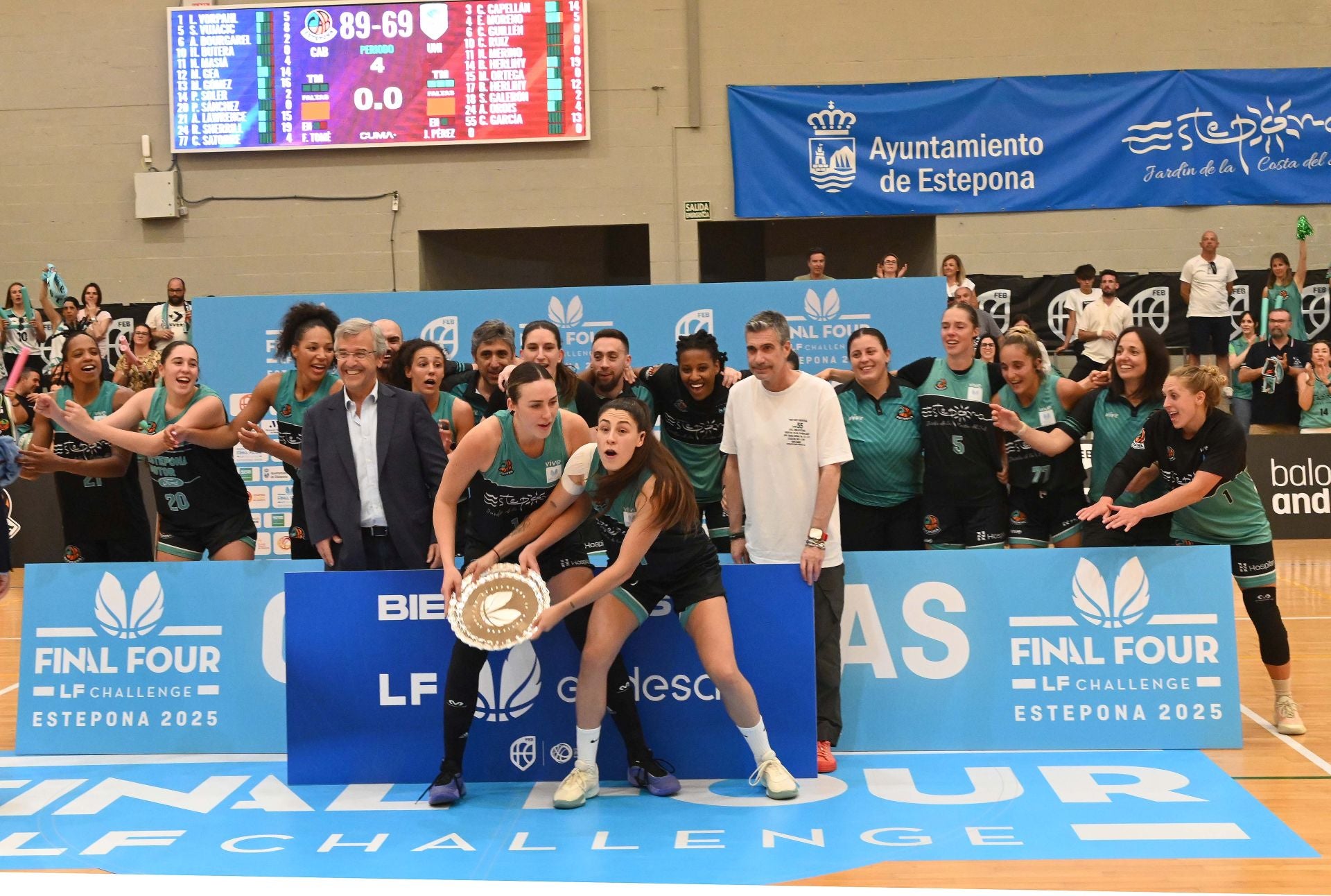 Las mejores imágenes de la victoria del CAB Estepona y su ascenso a la élite del baloncesto femenino español