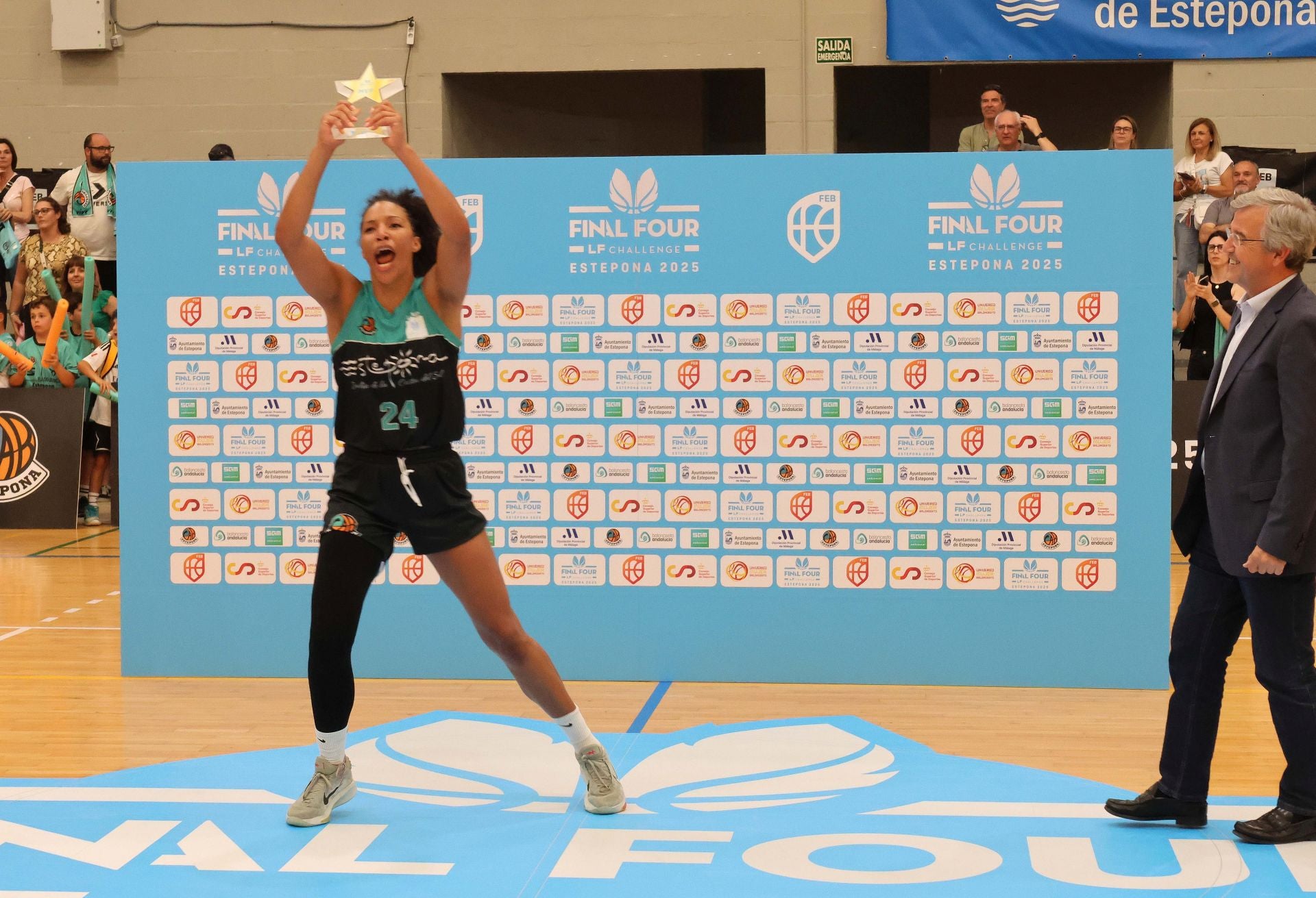Las mejores imágenes de la victoria del CAB Estepona y su ascenso a la élite del baloncesto femenino español