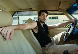 Sebastián Yatra: «A veces me busco en internet para enterarme de los chismes de mi vida»