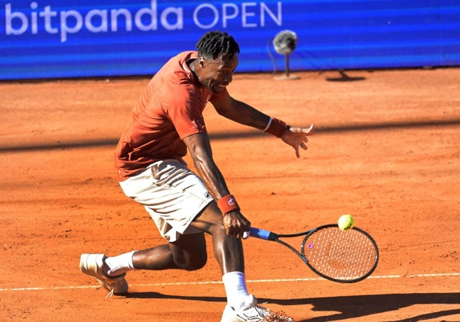 Gael Monfils, en un golpe cortado en el duelo de este martes.
