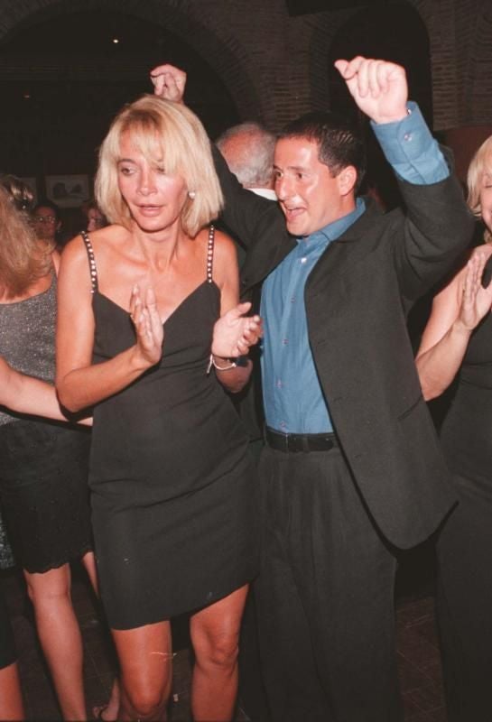 En 1998, bailando con Marisol Yagüe en una gala benéfica