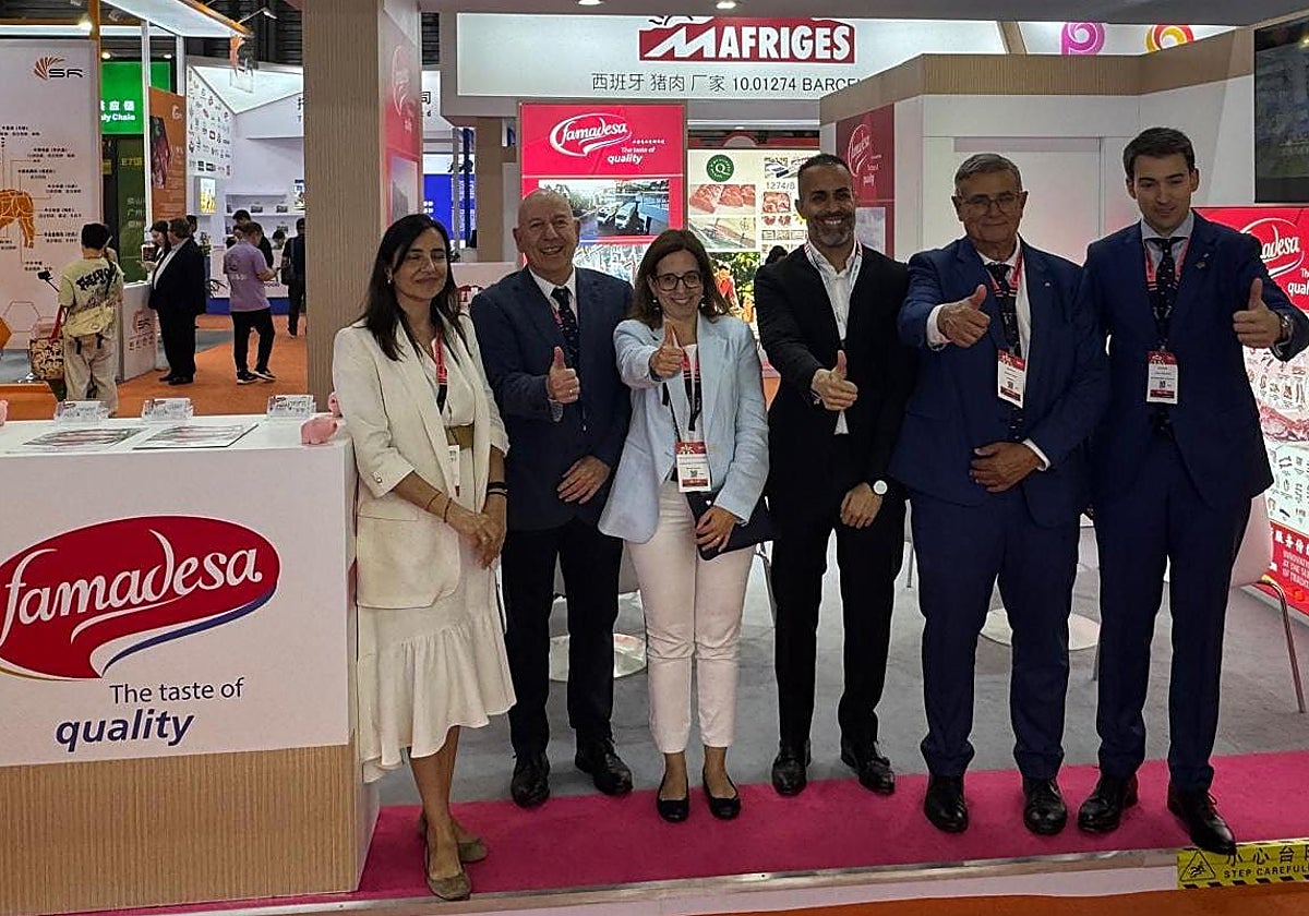 Representantes de Famadesa, Interporc y el Ministerio de Agricultura, en SIAL.