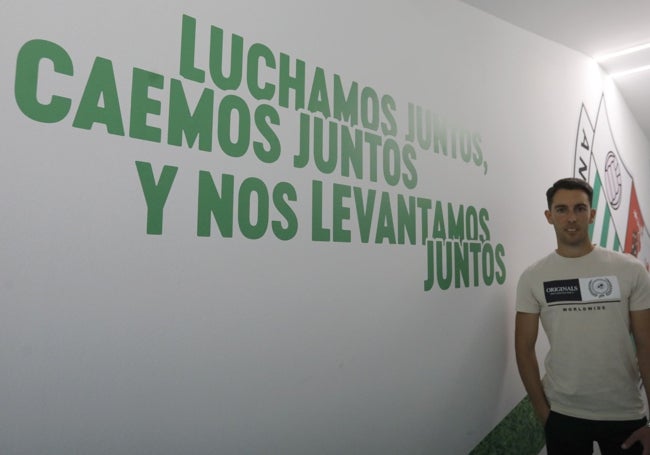 Javier Medina, ante otro mensaje motivador.