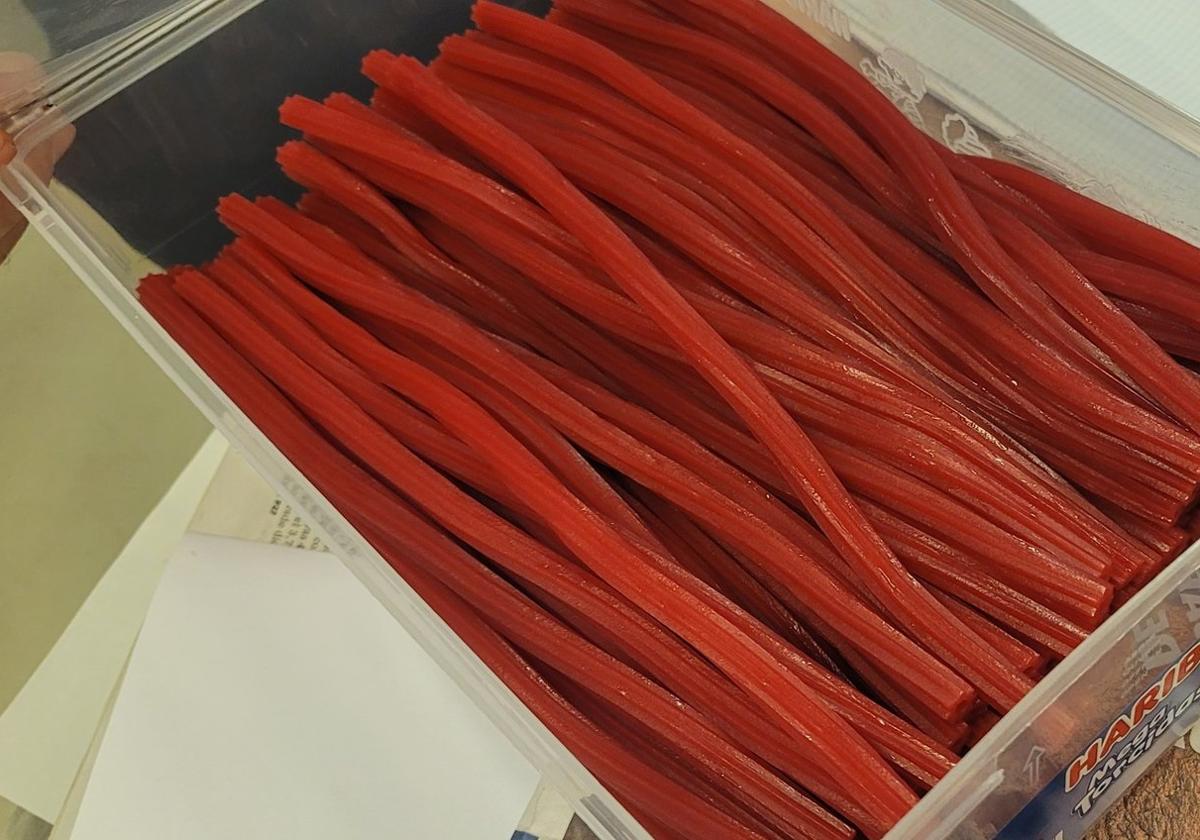 Sara, pasta roja, trasto... ¿cómo se le llama a esta popular chuchería?