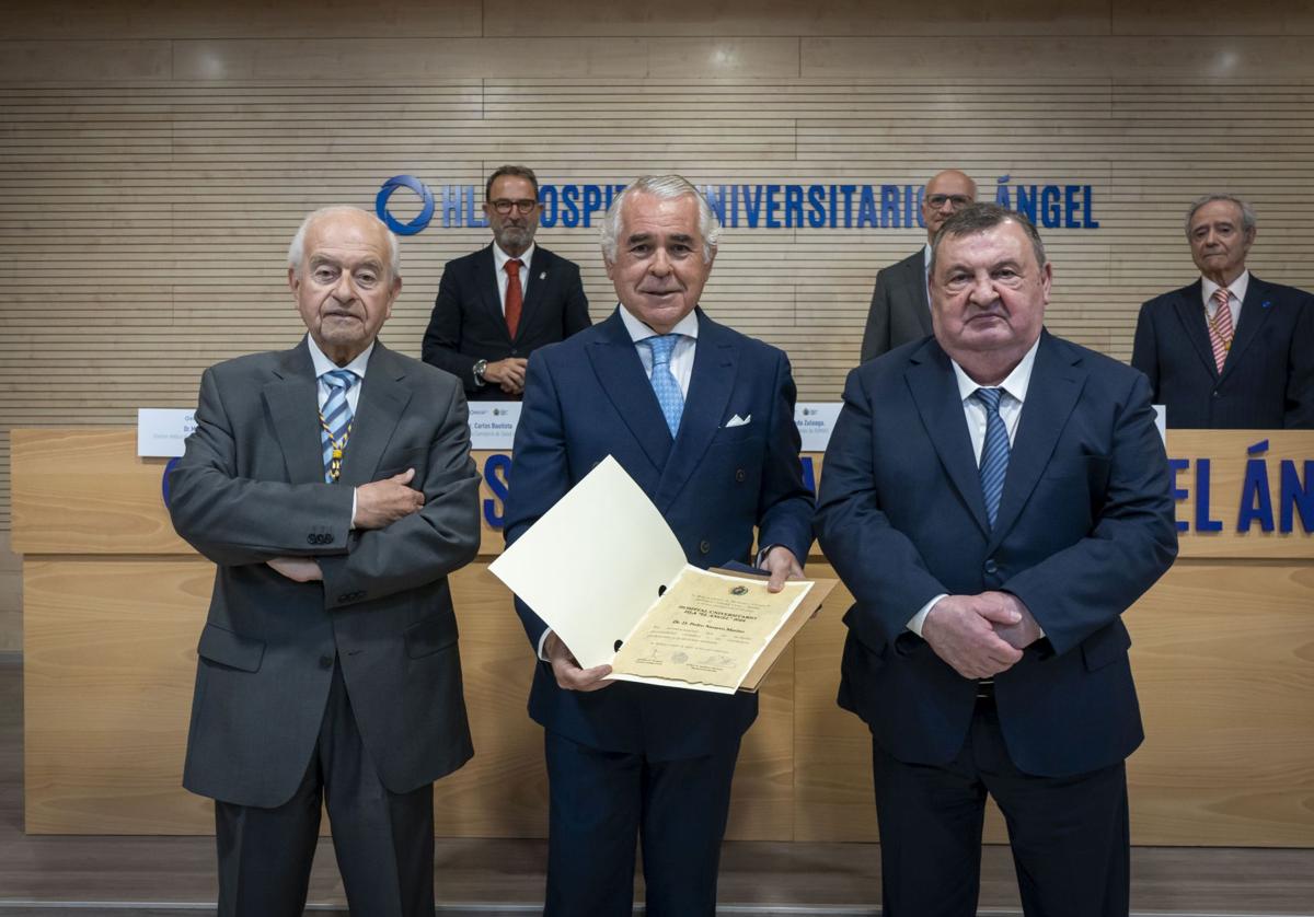 HLA El Ángel acoge la entrega del premio a la Excelencia Profesional de la RAMAO al Dr. Pedro Navarro