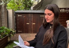Mar Barrera, con las tres denuncias que lleva presentadas tras la sustracción del DNI.