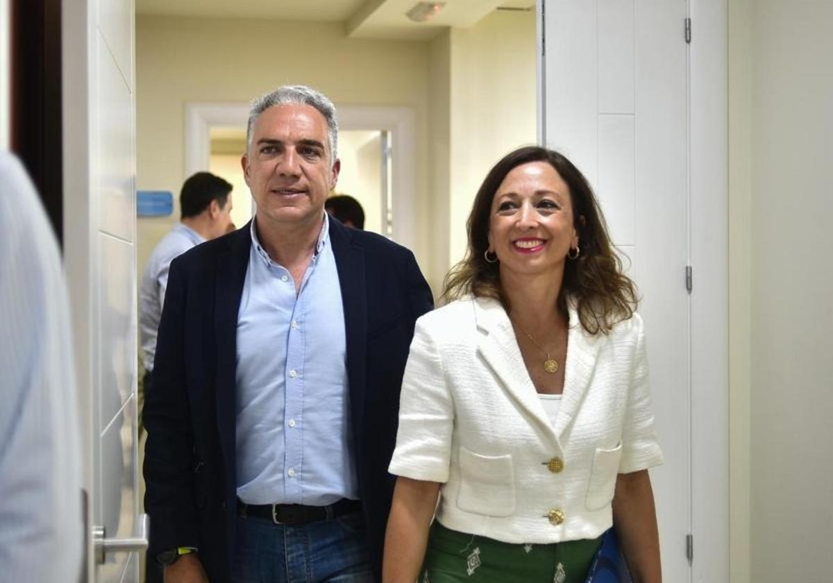 Elías Bendodo y Patricia Navarro.