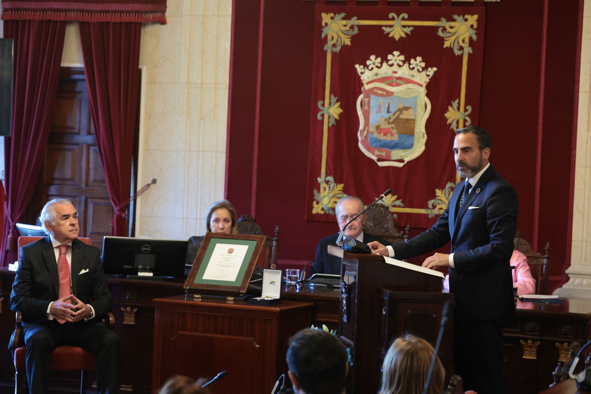 Entrega de la Medalla de la Ciudad al Colegio Oficial de Médicos de Málaga