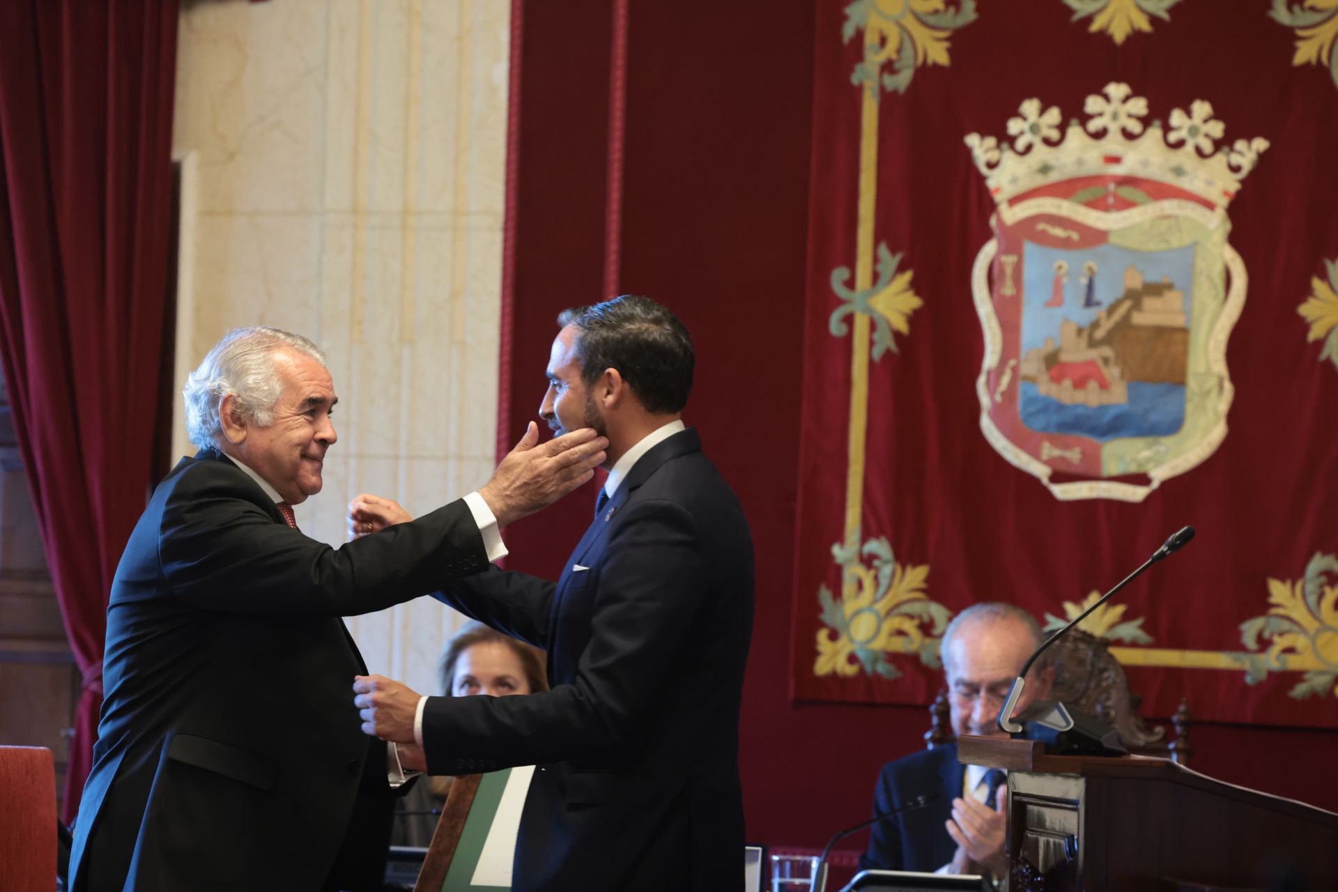 Entrega de la Medalla de la Ciudad al Colegio Oficial de Médicos de Málaga