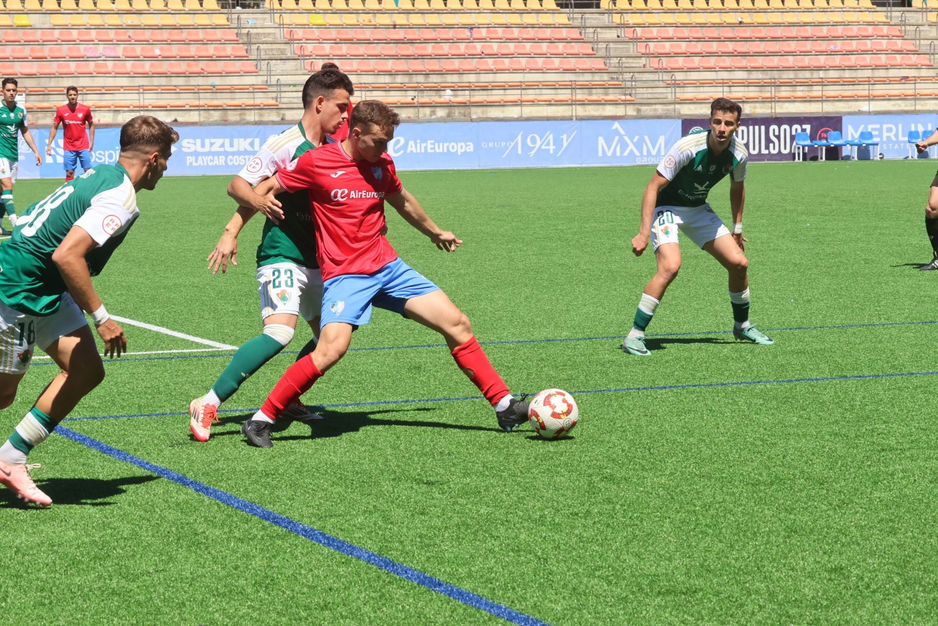 Los últimos minutos del Estepona ante el Cacereño, en imágenes